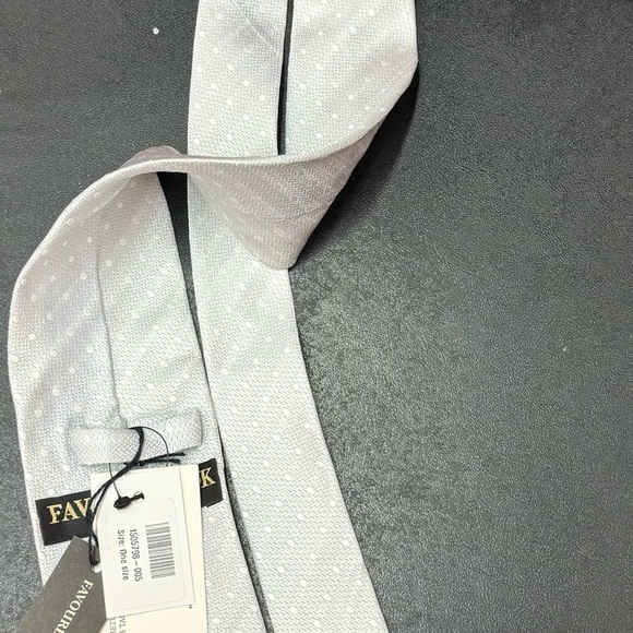 Favourbrook Men’s Silver Tie NWT - Picture 4 of 4